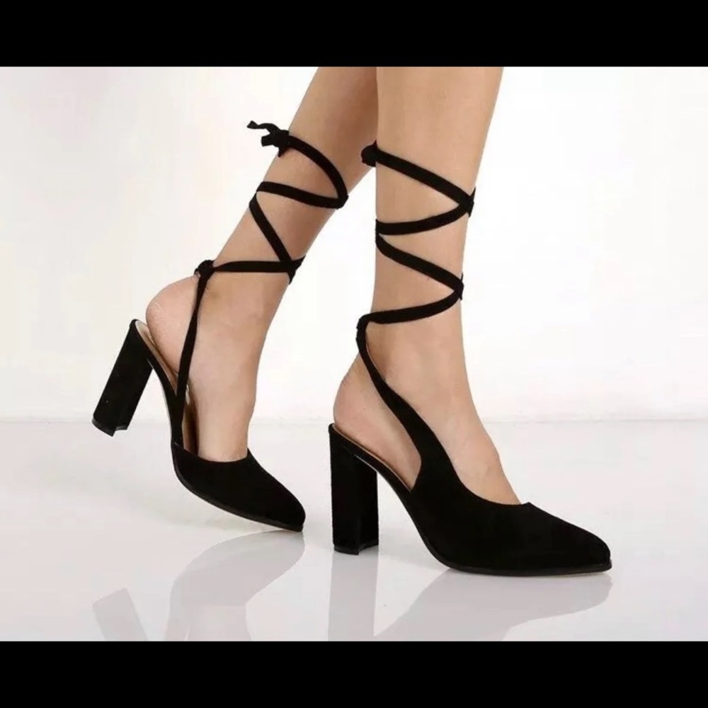 Raye Ives Pumps